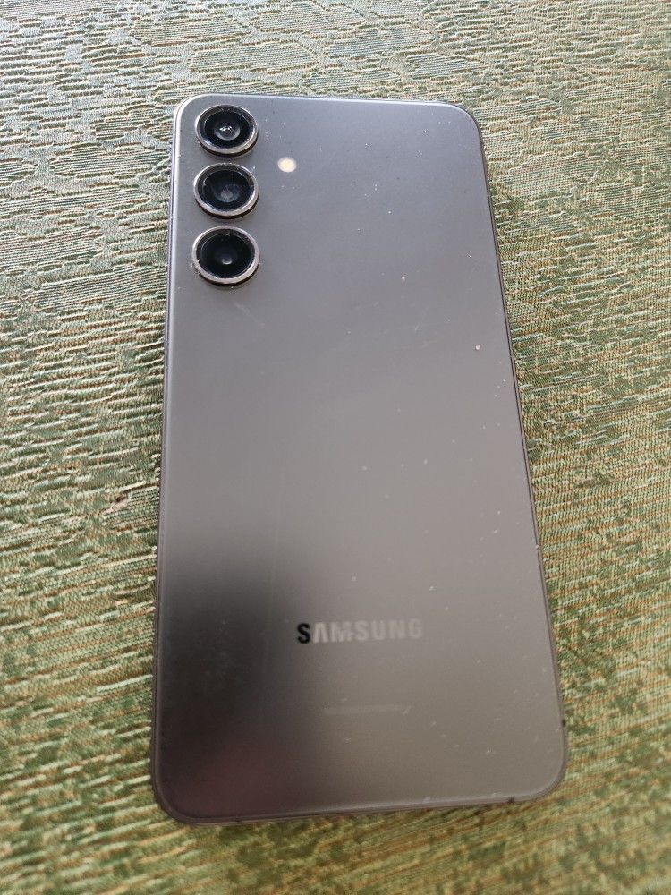 Samsung S24 512 Gigabyte Cell Phone