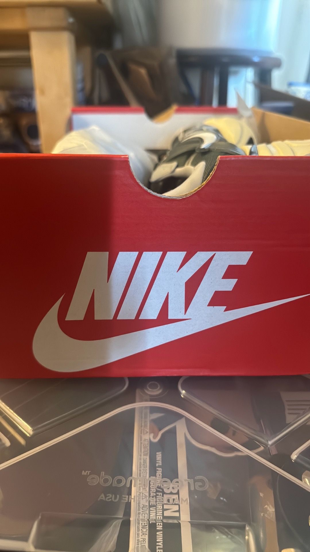 Nike Men’s V2K run sneakers