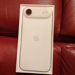 iPHONE AIR  (Gold 🪙) • 256 GB • 🔐 UNLOCKED • NEW • 100% Battery 🔋 (Price Firm)