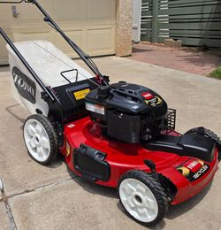 Toro Self-propelled Lawnmower