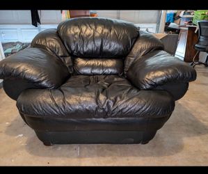 Black Leather Oversized Accent Chair