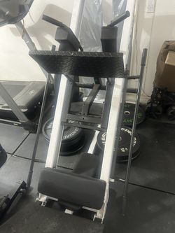 Bodysolid Hack Squat Leg Press Machine