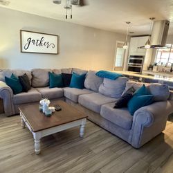 Large Light Gray Sectional Sofa Couch…Good Condition 