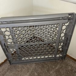 BABY GATE 