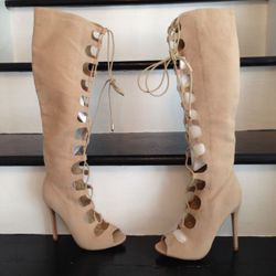 Gladiator suede sandal/boot by Shoe Republic .... NEW NEVER WORN... size 6 1/2