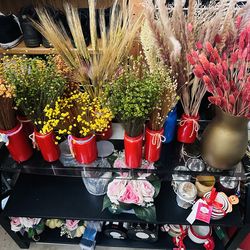 Assort real dried flowers