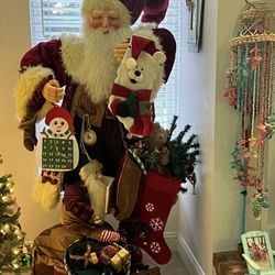 SANTA CLAUSE DOMAIN HOLIDAY DECORATION SANTA AND HIS ELF