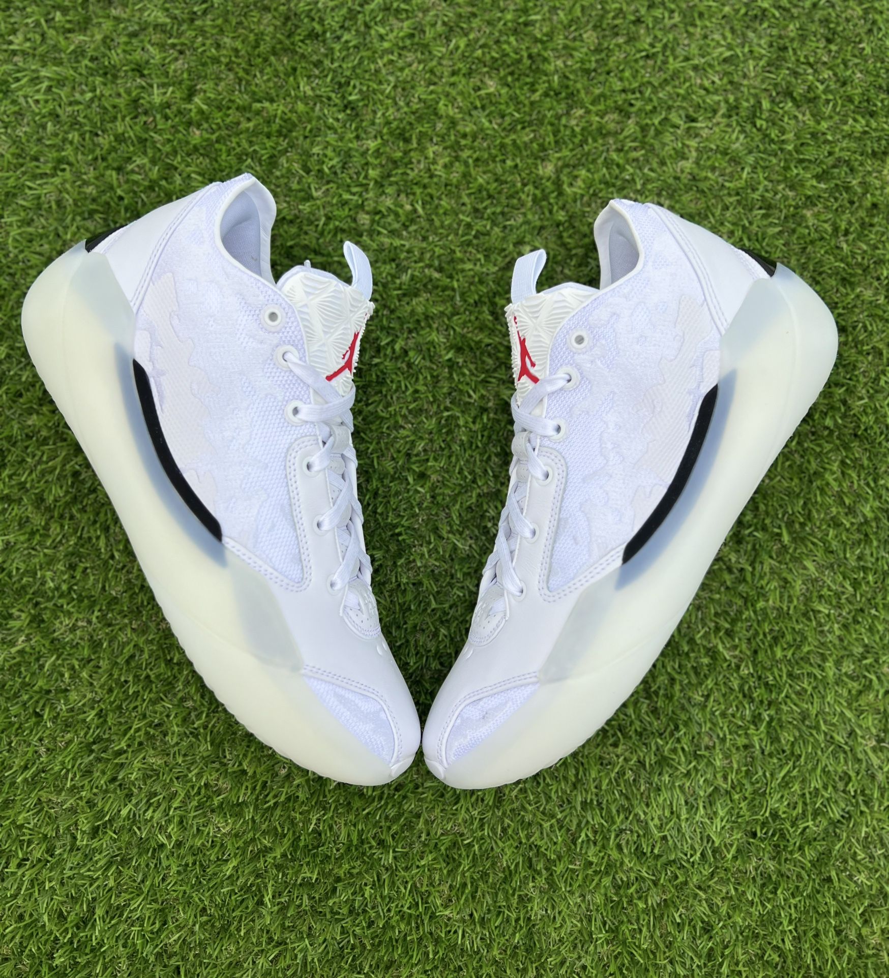 Size 9.5 - Air Jordan 39 Sol - FQ0213-106