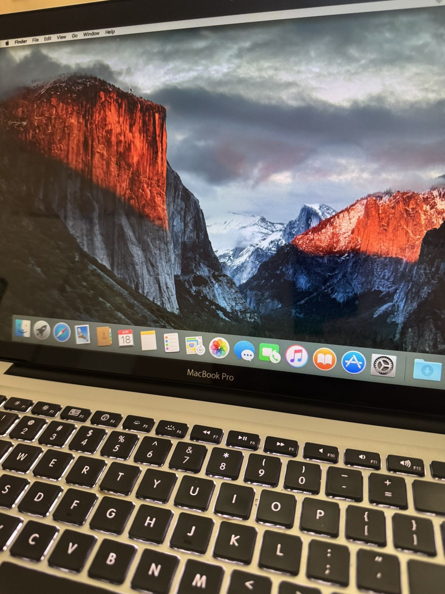 2009 Apple MacBook Pro "Core 2 Duo" 2.66 15" 320 GB Storage