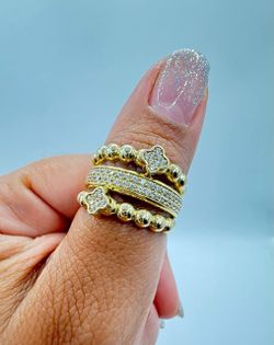 ANILLO CON PIEDRAS DE ORO