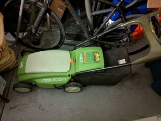 Neuton electric lawn mower (need to replace battery)
