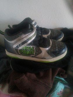 Size 4 Tmnt Shoes