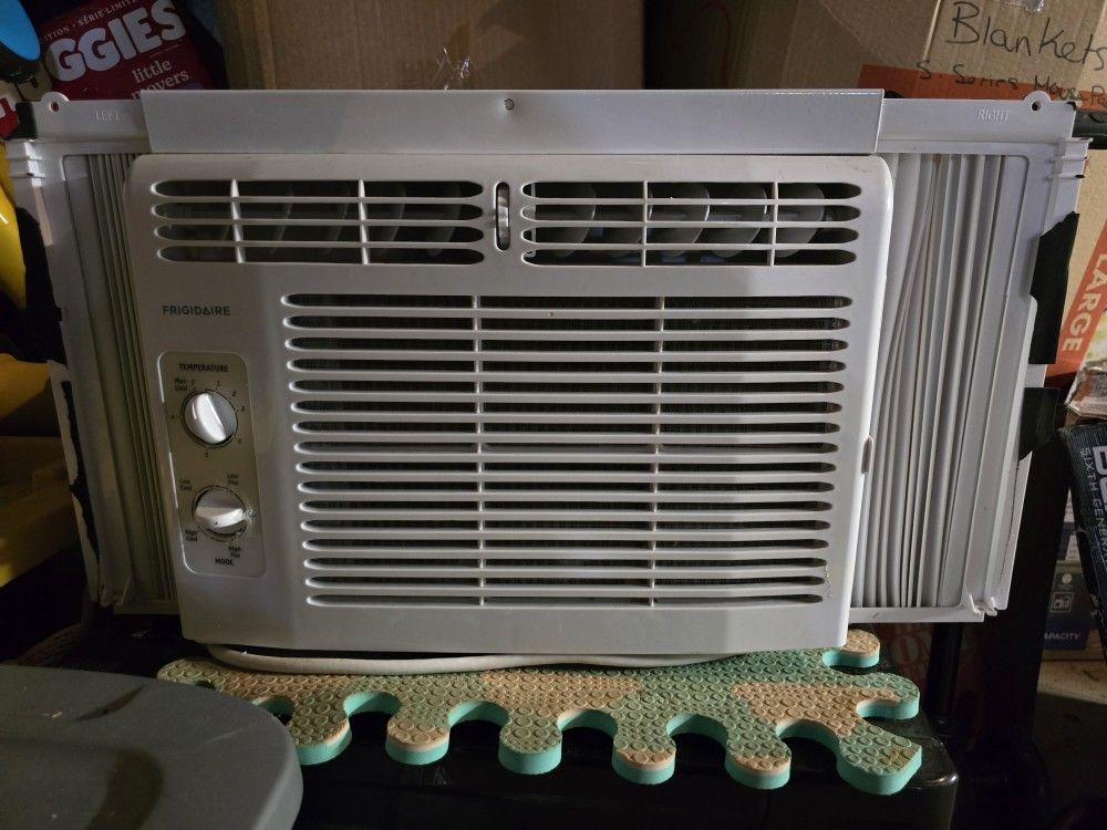 Window AC Unit