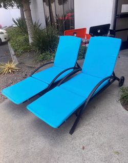 Set of 2 New Outdoor Patio Poolside Lounge Chaise With Wheels Recliner