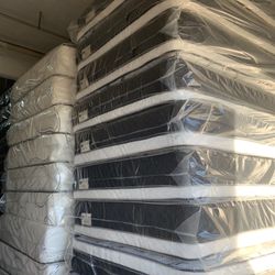 🌟✨Mattress Pillow Top All Sizes ✨🌟 ☑️ 12” inches tall 🟦All sizes 🛏💤 🟩Same day delivery available🚛 🟠Queen sizes $199 🟡Full sizes $179 🟢Twin s