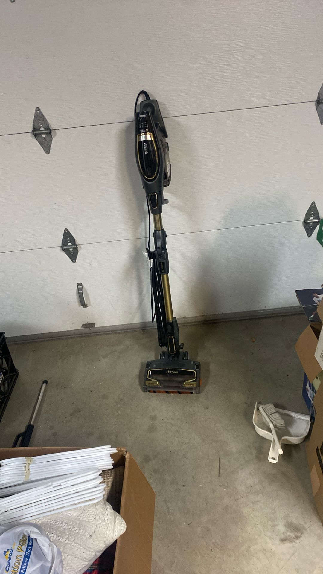 Shark Flex Duo Clean Light Weight Vacuum 