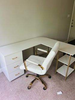 Modern White & Gold L-Shaped Desk with Matching Office Chair – Excellent Condition