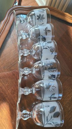 Goblets 6 Wine
Glasses Vintage
Libbey Silver Leaf
Frosted MCM Water wine
8 OZ stemware