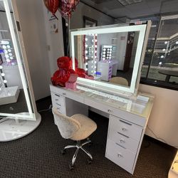 Luxury Glass Top Make Up Vanity W Bluetooth