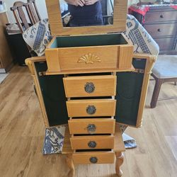 Jewelry Stand