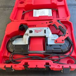 Milwaukee Deep Cut Band Saw