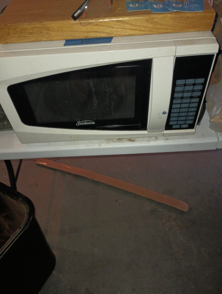 Microwave Oven