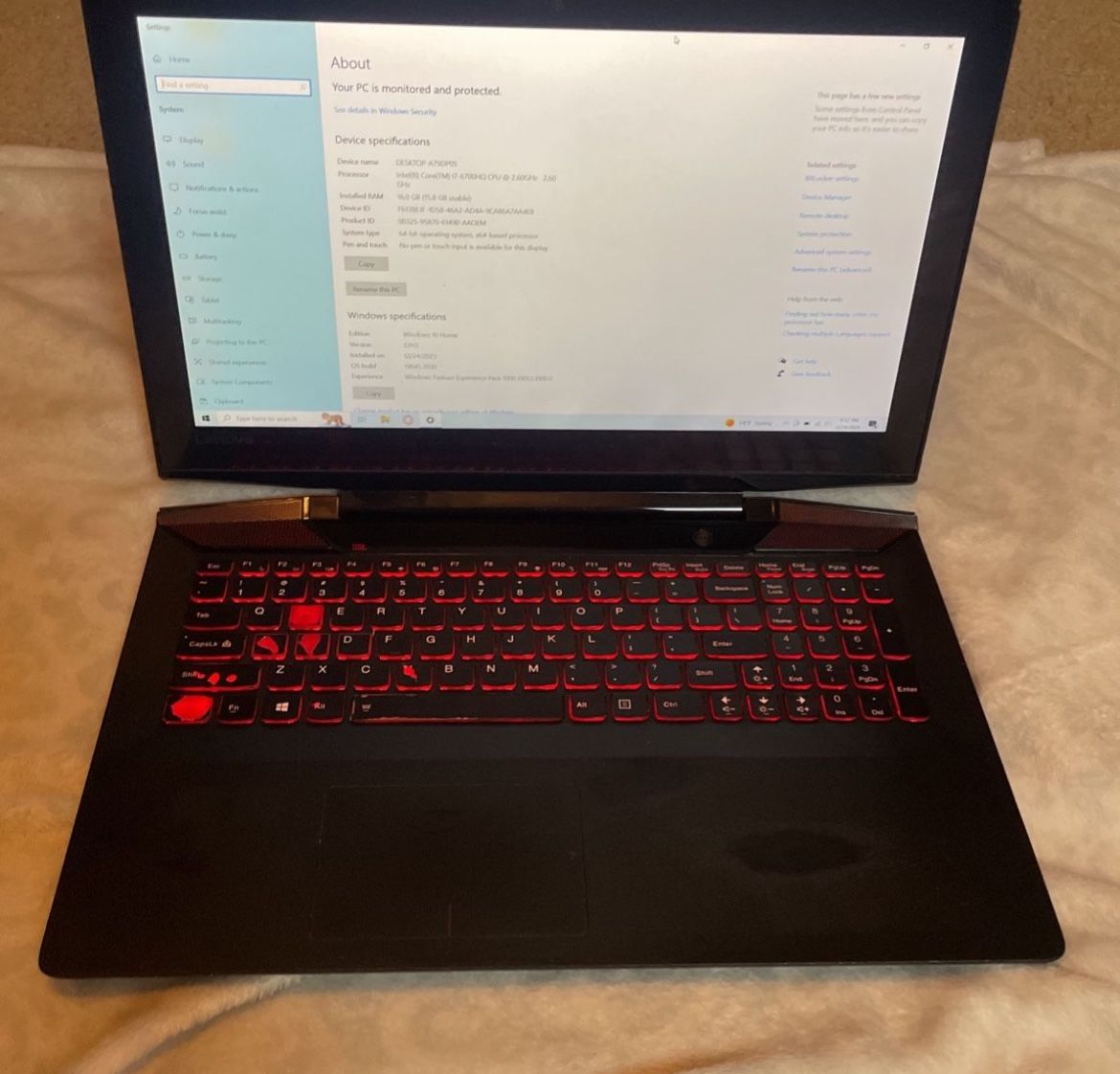 Lenovo Y700 Gaming Laptop