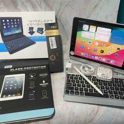 Apple IPad 6th generation  128 GB With Keyboard And Pen