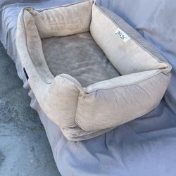 Excellent Condition Large Pets Bed