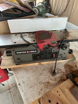 Porter-Cable PC160JT 6” Variable Speed Benchtop Jointer.