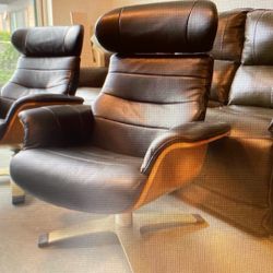 2 Reclining Chairs