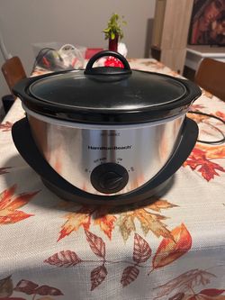 Hamilton Beach Slow Cooker  33141 4Qt with Lid Silver  3 Settings 216 WATTS