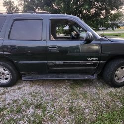 2001 GMC Yukon SLT Sport Utility 4D