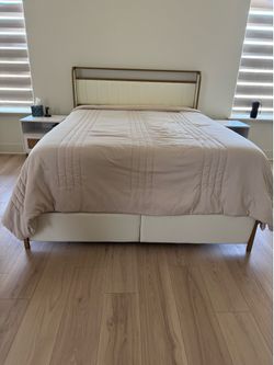 Queen Bed ONLY
