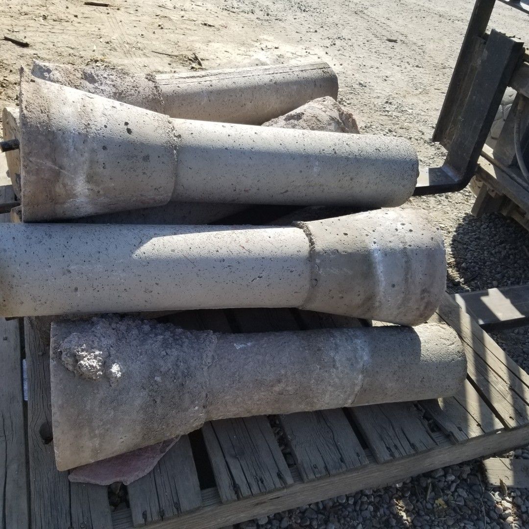 FREE CEMENT TABLE LEGS