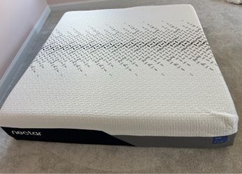 Nectar luxe memory foam mattress - KING