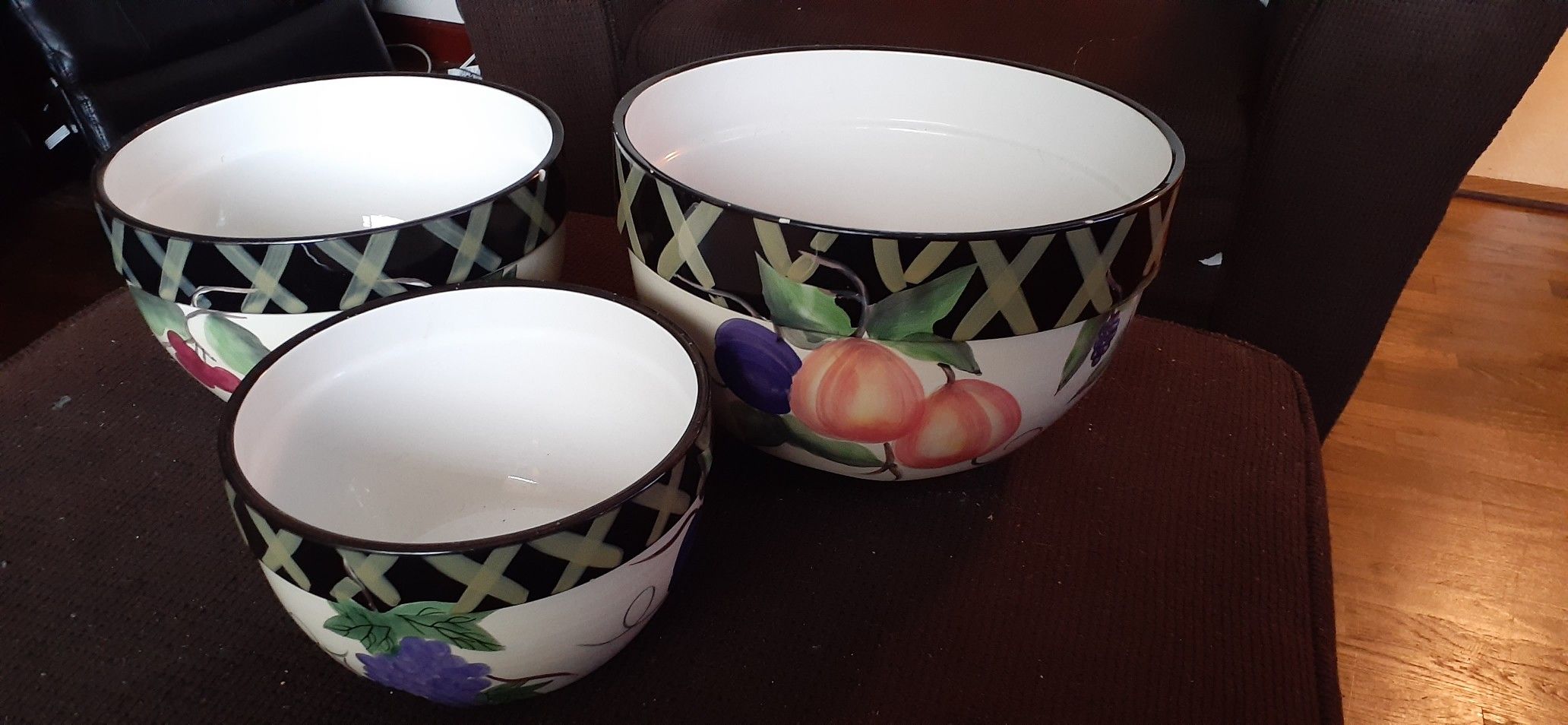 Mixing bowls