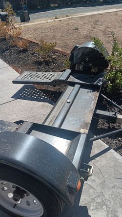 Vehicle tow dolly