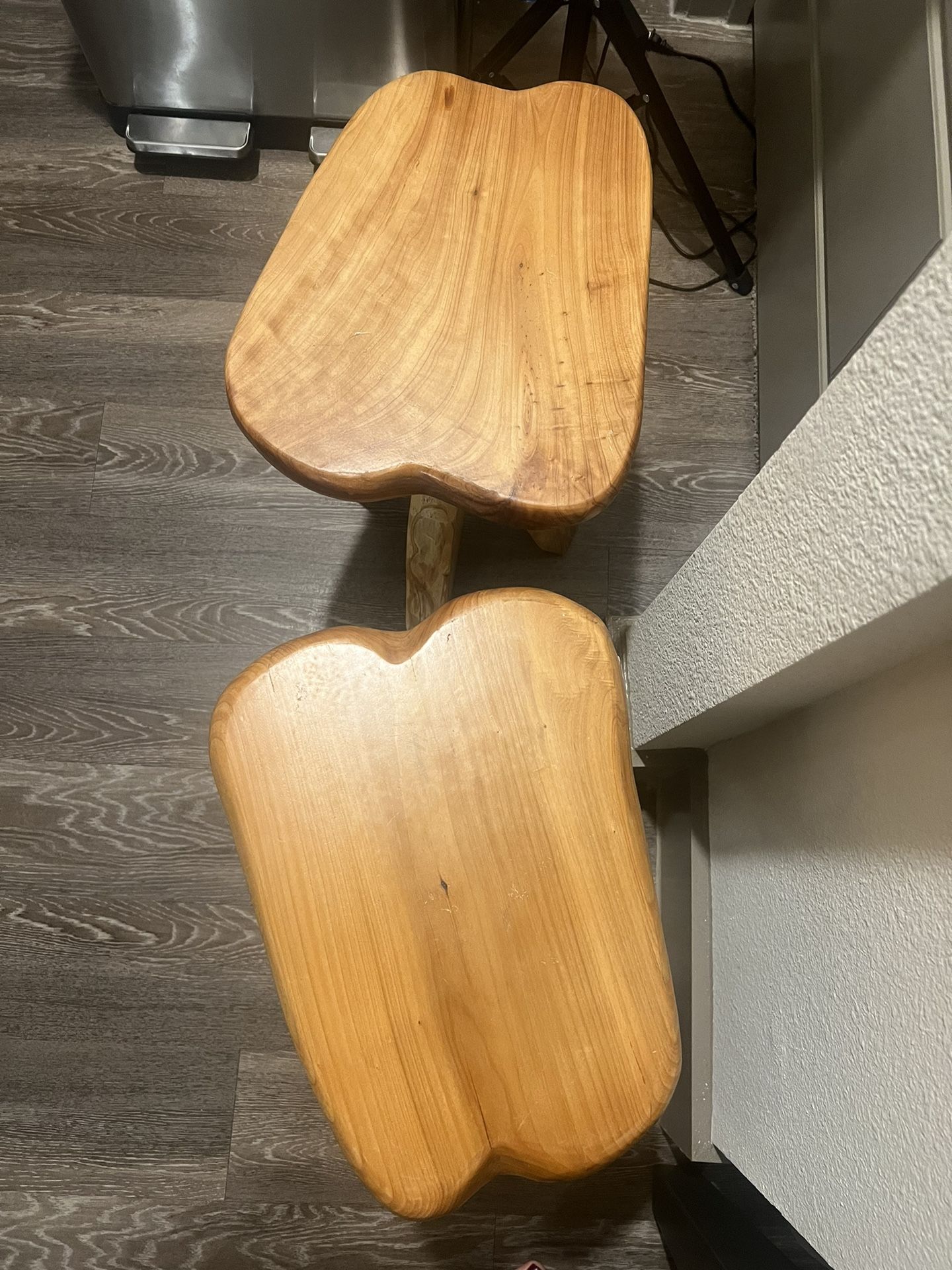 Set Of 2 Wooden End Tables stools Plant Stands 