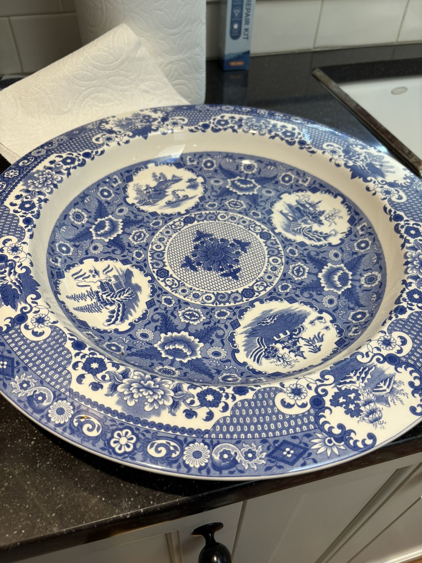 Spode “Signature Collection” plate.