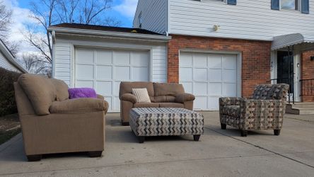 🛋️ Ashley Sofa, Love Seat, Seat And Ottoman + Free Delivery