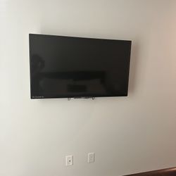 65’ TV  FLATSCREEN 