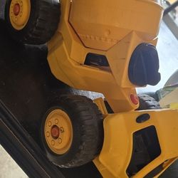 2 Tonka Construction Toy Trucks 