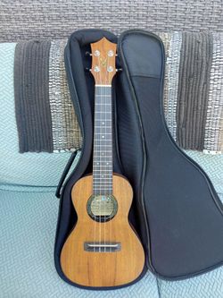 Kumu koa wood concert ukulele with gig bag case