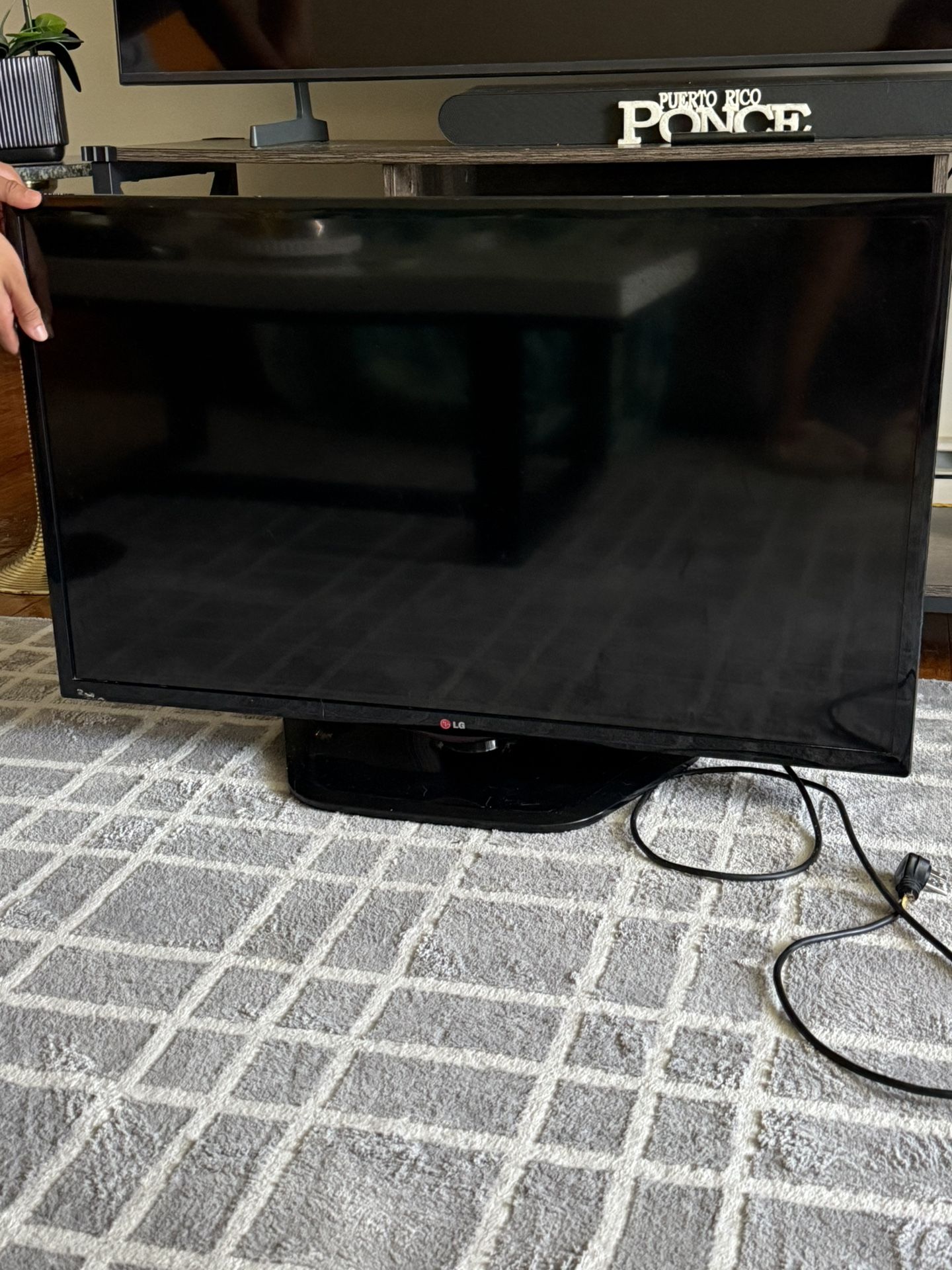 36 In Flat Screen Tv