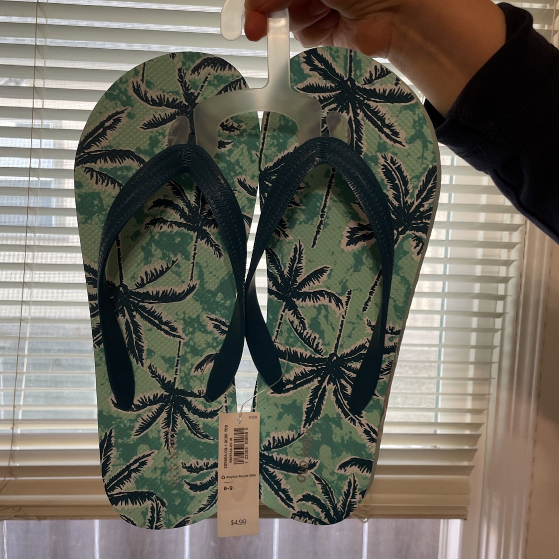 Old Navy Sandals Size 6/8