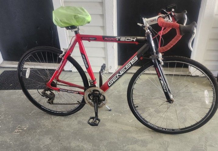 3 Bikes For Sale , GENESIS $50 ,SHWINN $50,TRANSEO $100