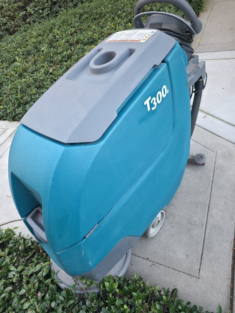 T300e Floor Scrubber