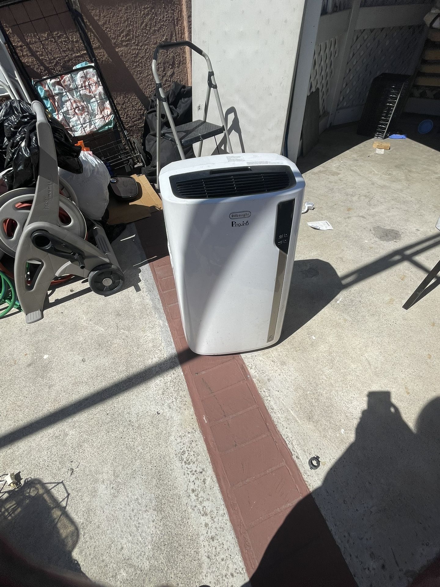 Pinguino AC Unit