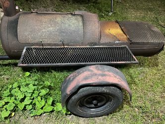 Barbecue pit trailer
